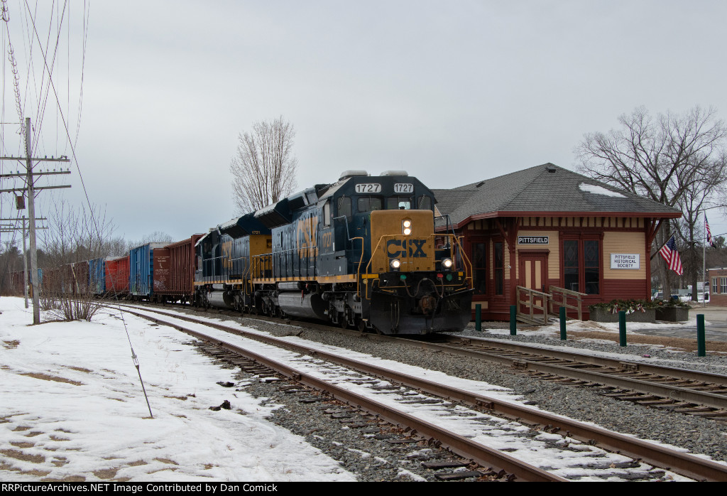 CSXT 1727 Leads L071-09 at Pittsfield